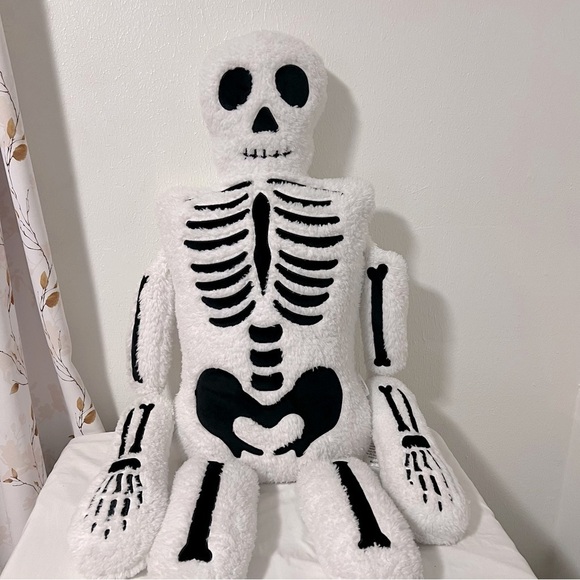 Isaac Mizrahi Oversized Plush Skeleton Pillow 5 Foot MR BONES Halloween Decor - Picture 2 of 8